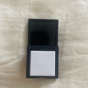 NARS translucent pressed powder
